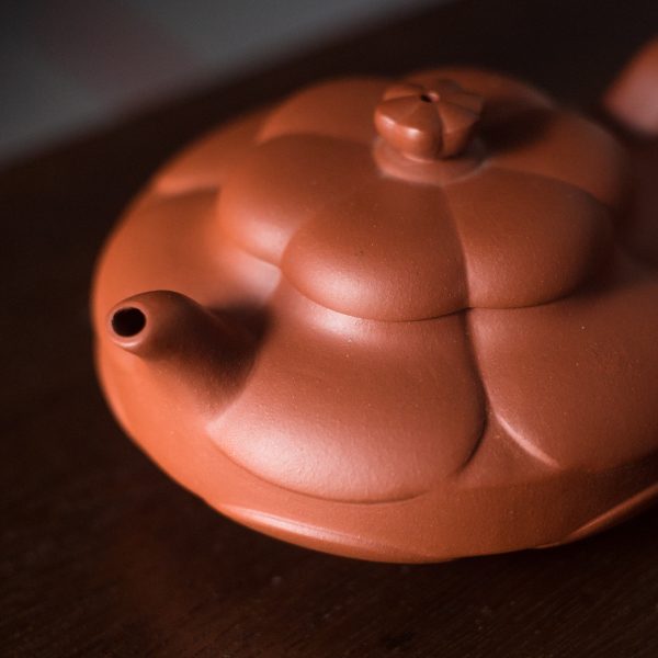 Plum blossom teapot 梅瓣周盘壶 - Image 3