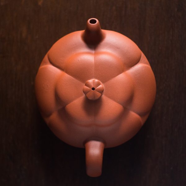 Plum blossom teapot 梅瓣周盘壶 - Image 2