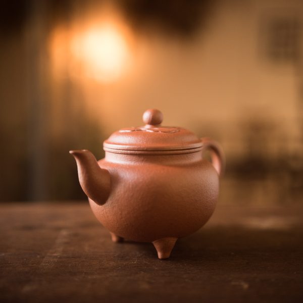 Da Bin Ruyi three leg teapot 大彬如意壶