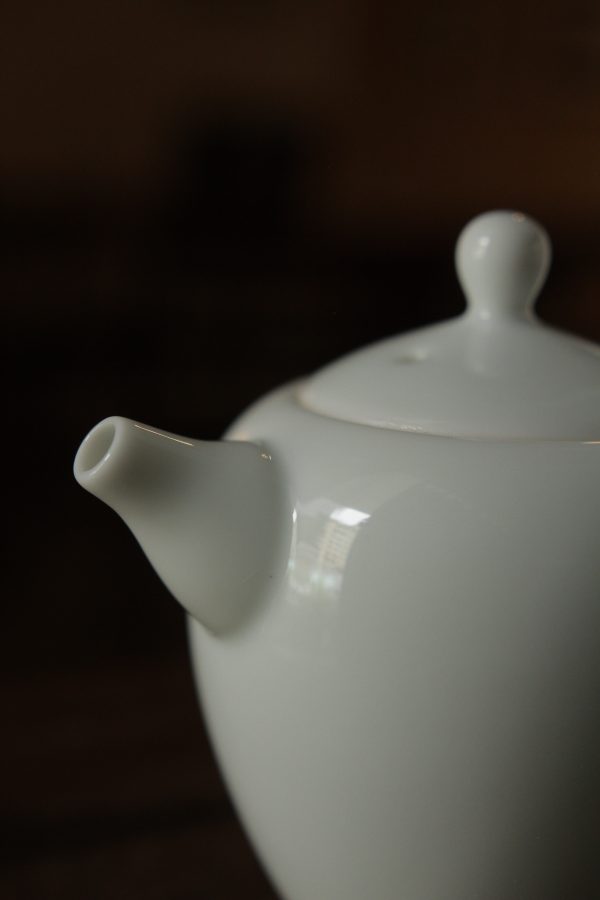 Porcelain teapot 瓷茶壶 - Image 8