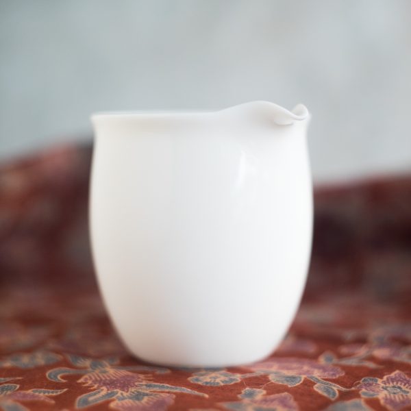 Porcelain pitcher 瓷公杯 - Image 2