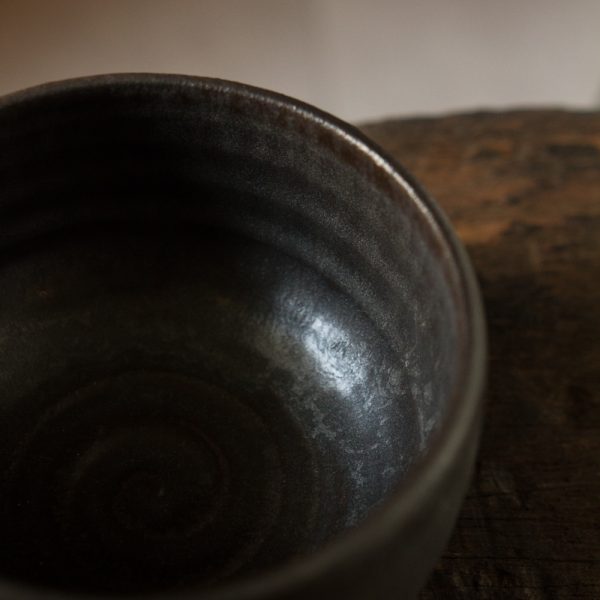 Black green Chawan 黑底墨绿釉茶碗 - Image 3
