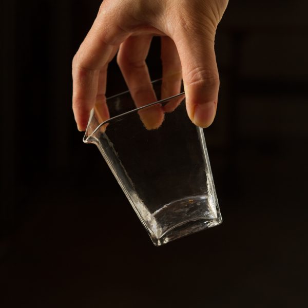 Square glass pitcher 方型玻璃茶海 - Image 2